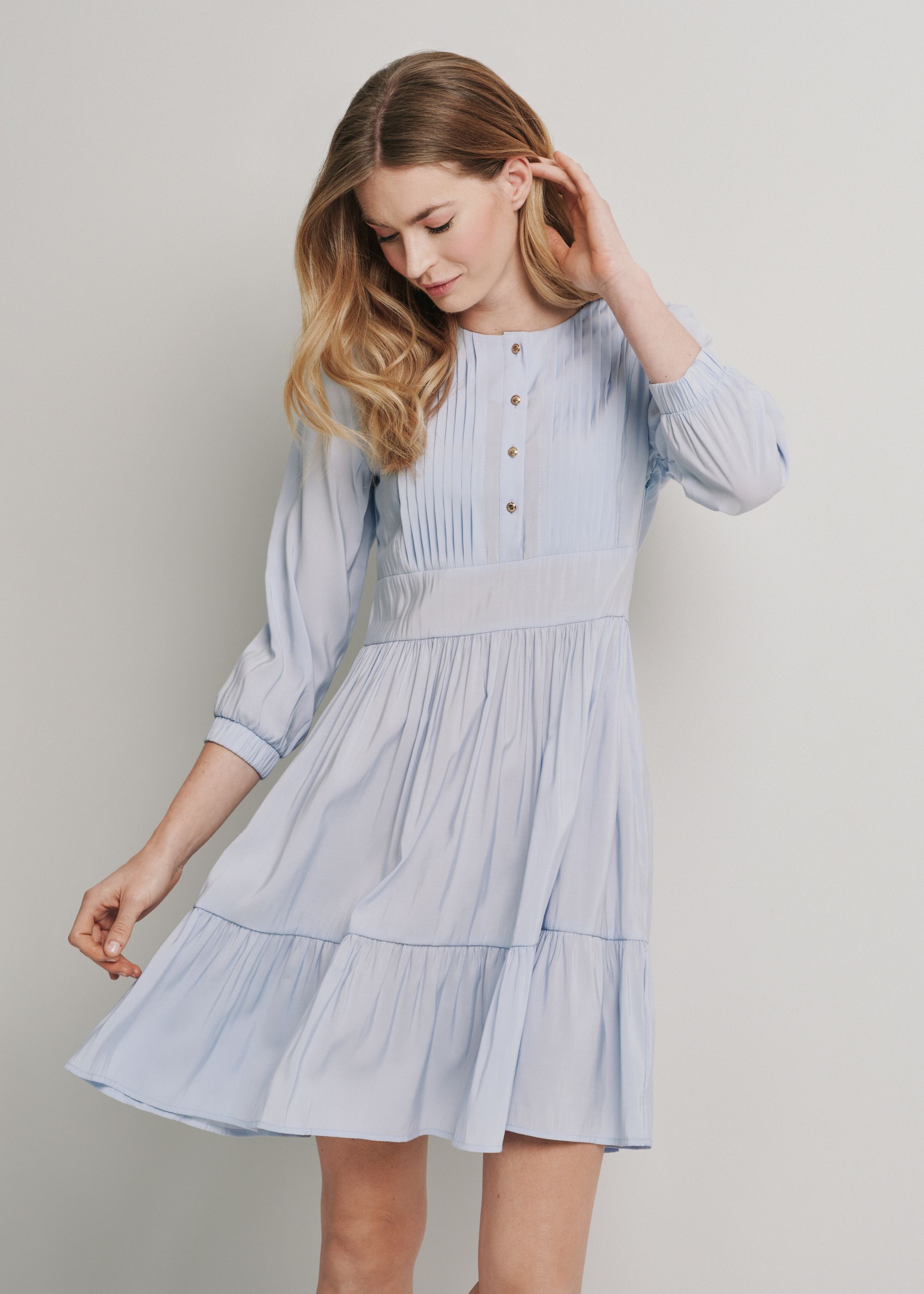Блакитне плісироване плаття міні