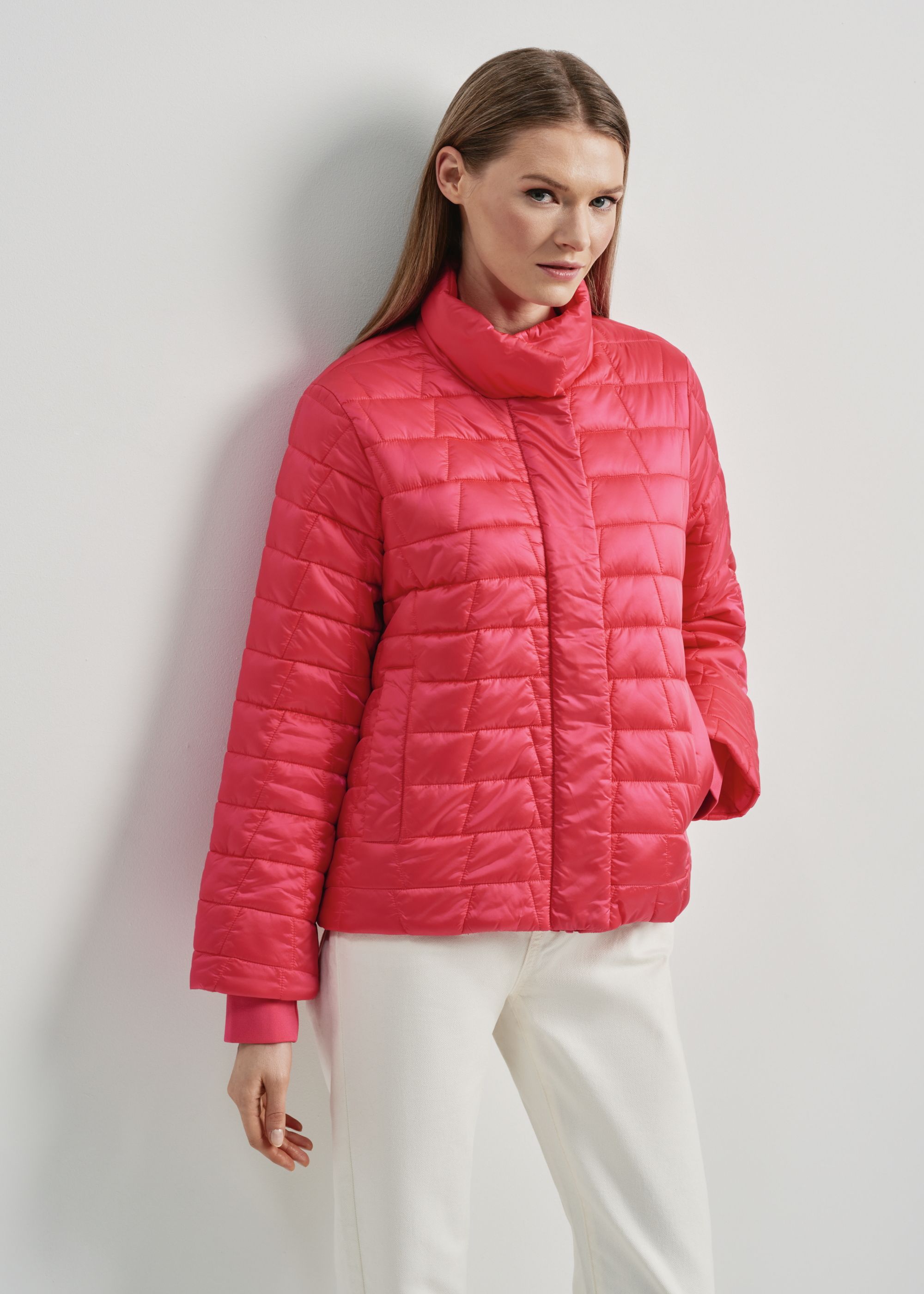 Жіноча стьобана рожева утеплена куртка