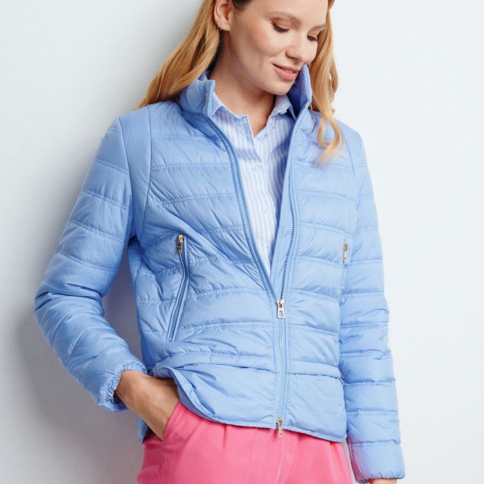 Жіноча стьобана куртка блакитного кольору