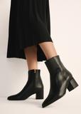 Шкіряні жіночі ботильйони чорного кольору BUTYD-1186-99(Z25)