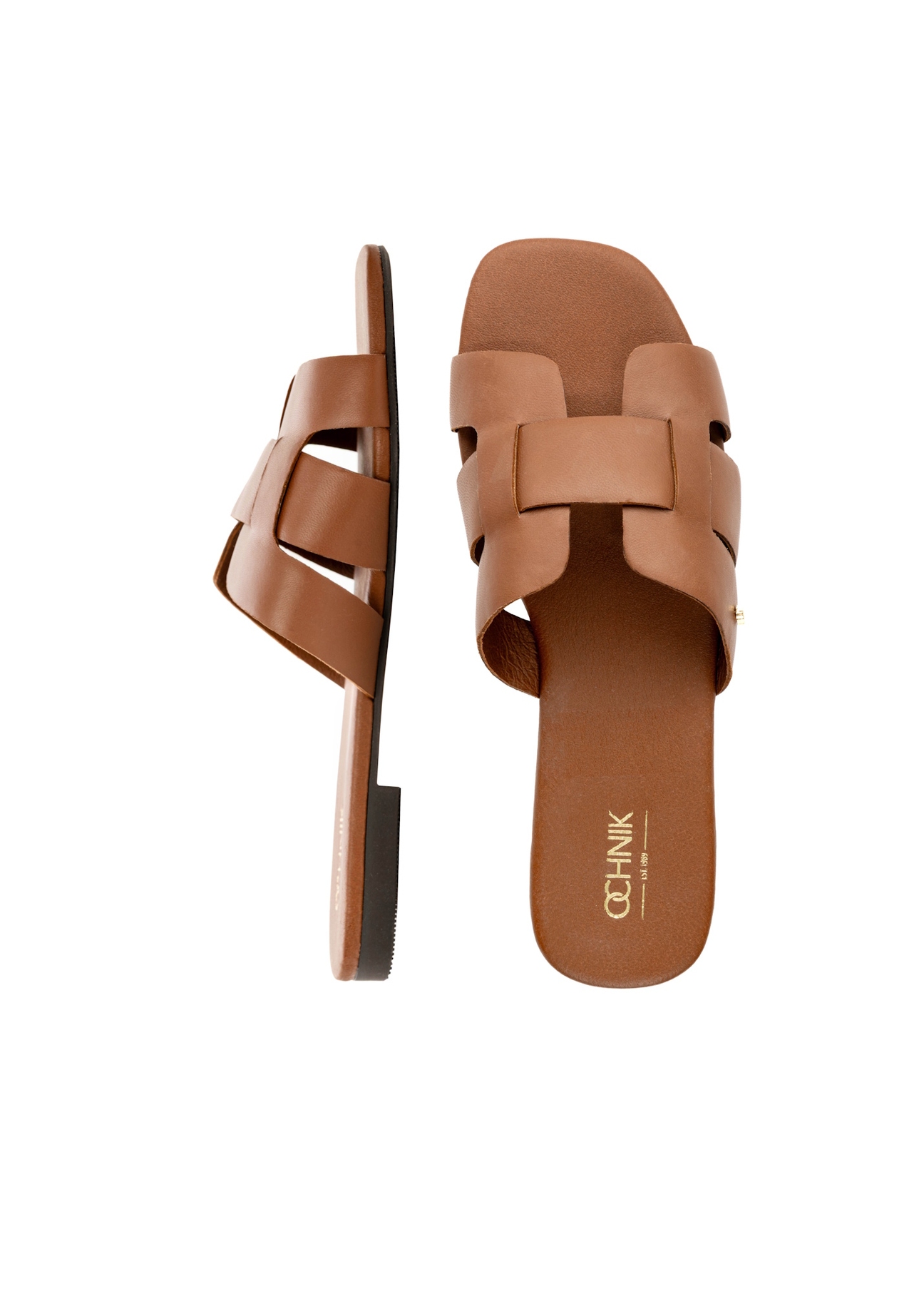 Жіночі плетені шльопанці кольору верблюжого волокна BUTYD-0904D-1D(W26), вигляд виробу зверху на білому фоні.