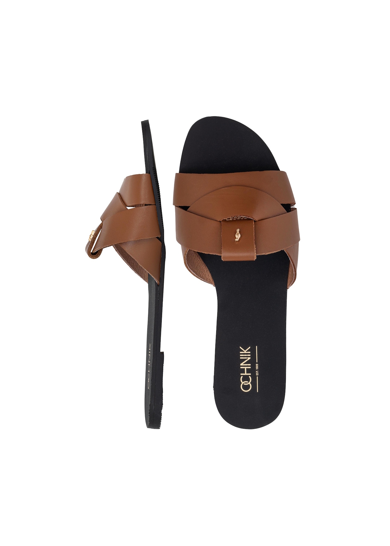 Жіночі шльопанці верблюжого кольору з тасьмою BUTYD-0903C-1D(W26), вигляд виробу зверху на білому фоні.