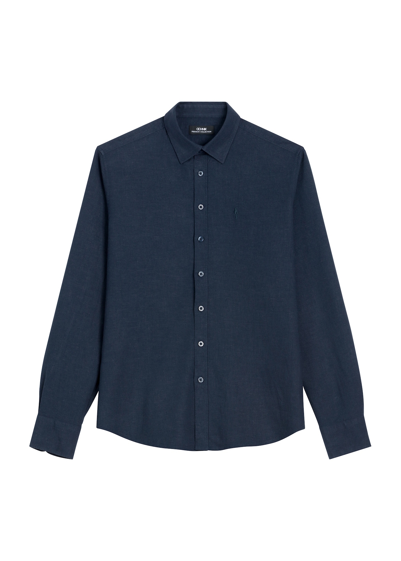 Темно-синя лляна чоловіча сорочка KOSMT-0362-7E(W26), вигляд виробу спереду на світлому фоні.