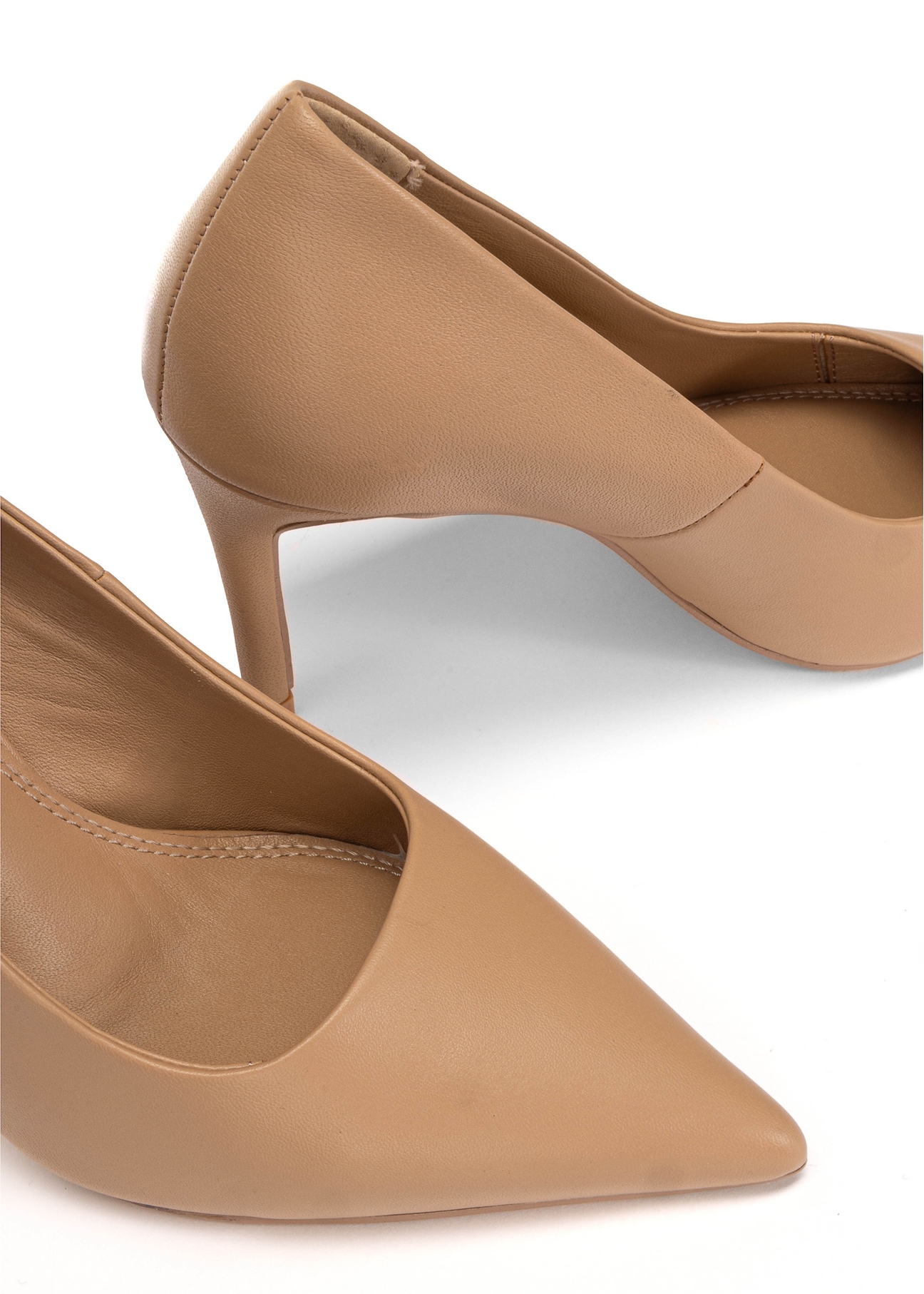 Бежеві шкіряні жіночі туфлі на підборах BUTYD-1131-81(W25)-07