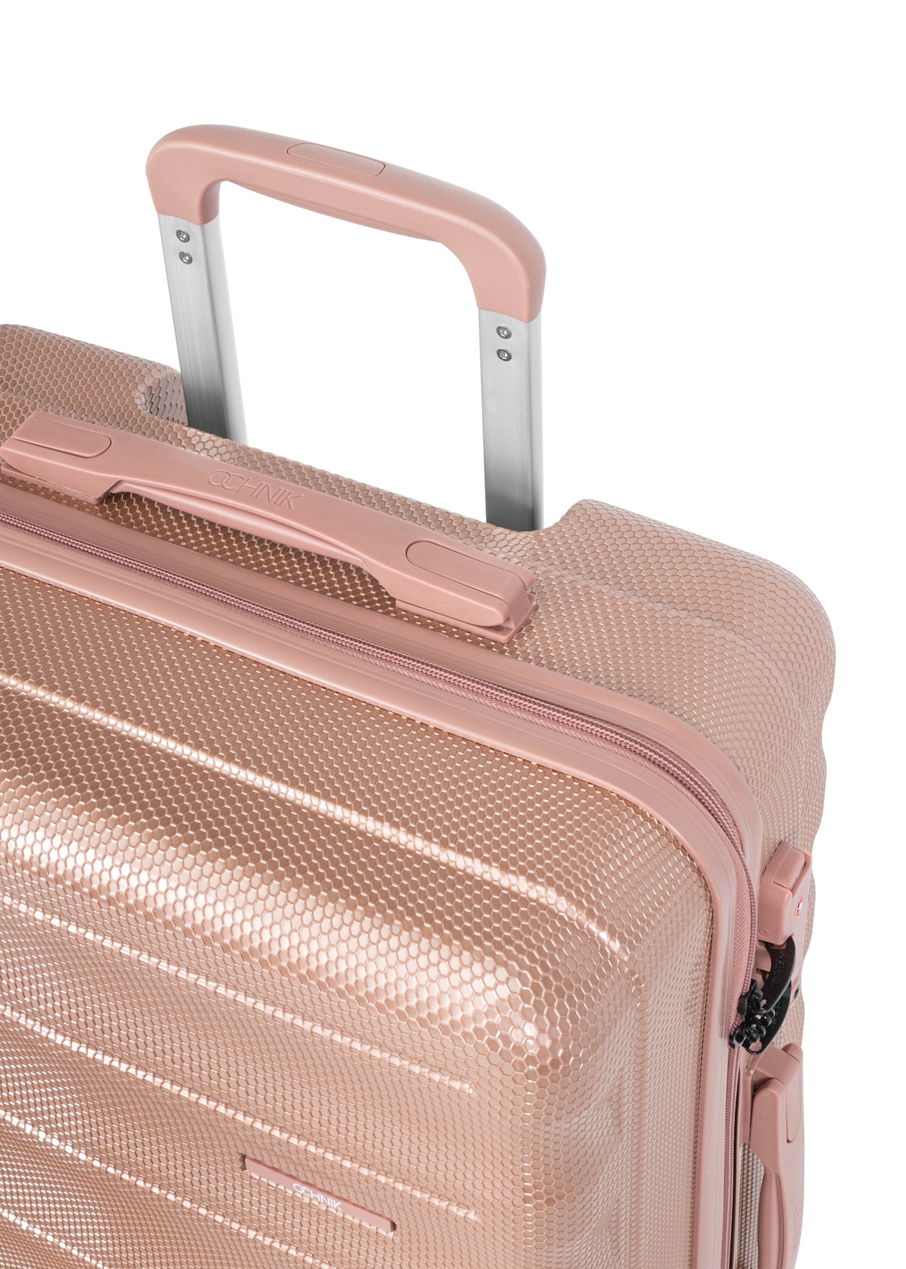 Комплект валіз на колесах 19'/24'/28' WALPC-0015-5B(W26), крупний план ручки виробу на білому фоні.