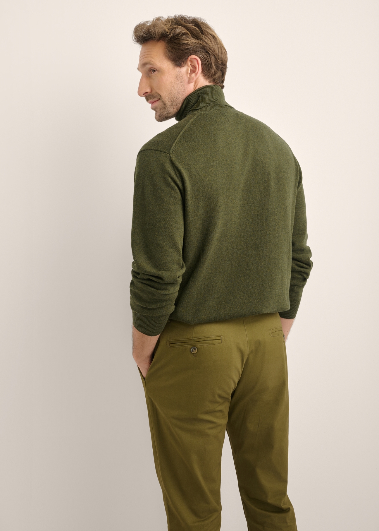 Sweter męski z golfem w kolorze zielonym SWEMT-0095B-8B(Z26)