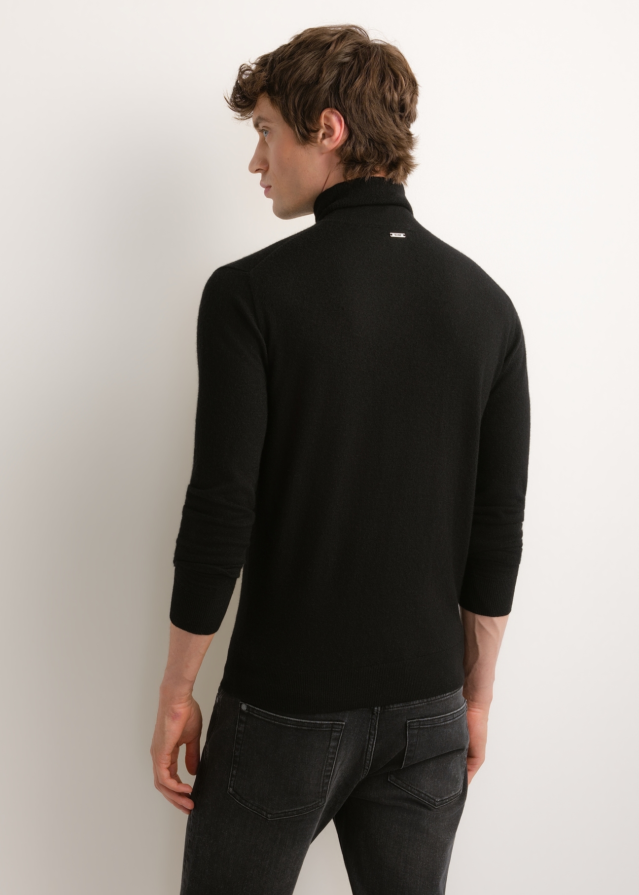Wełniany golf męski w kolorze czarnym SWEMT-0198-99(Z26)