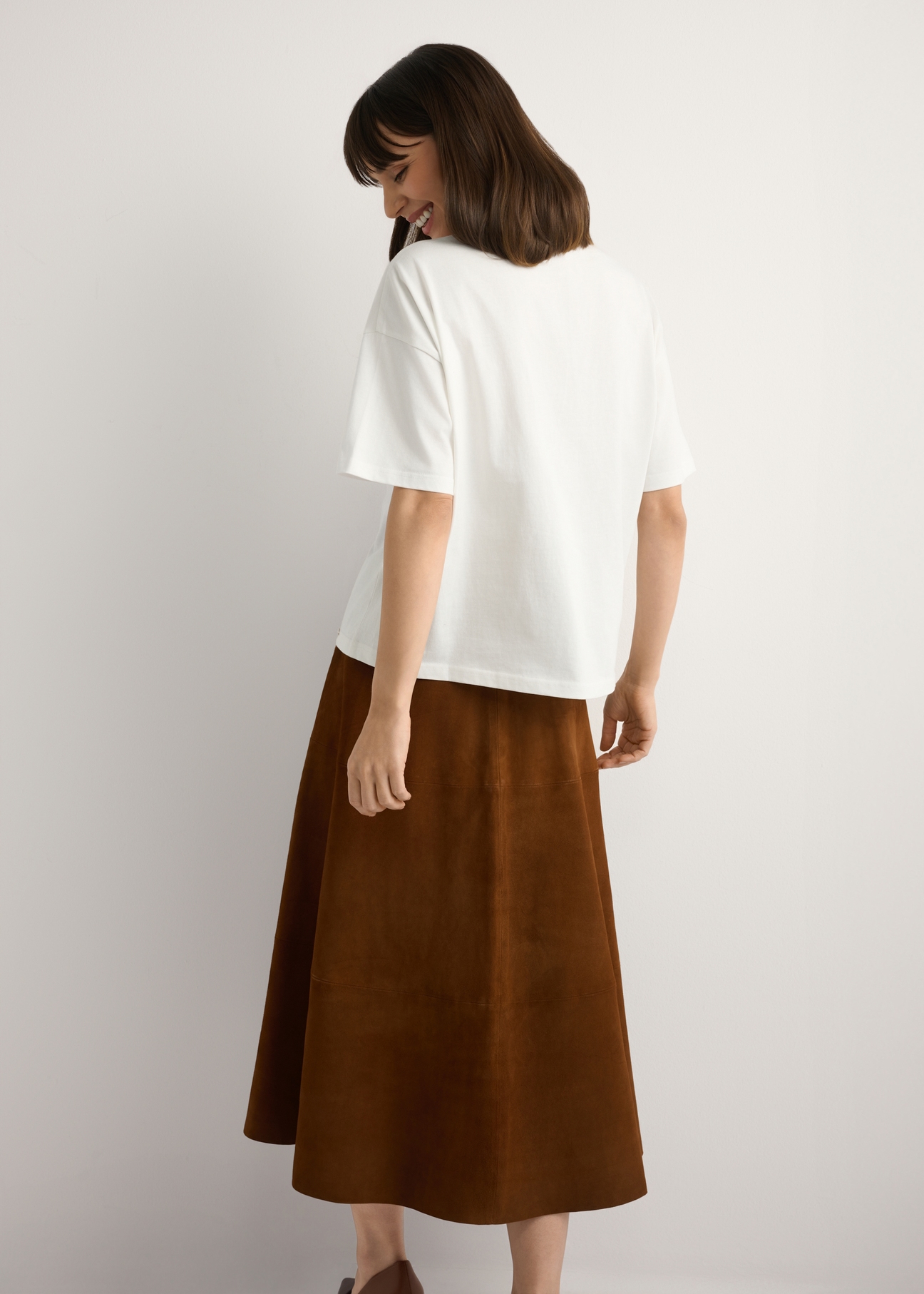 Zamszowa spódnica midi w kolorze koniaku SPCDS-0084-1F(W26)