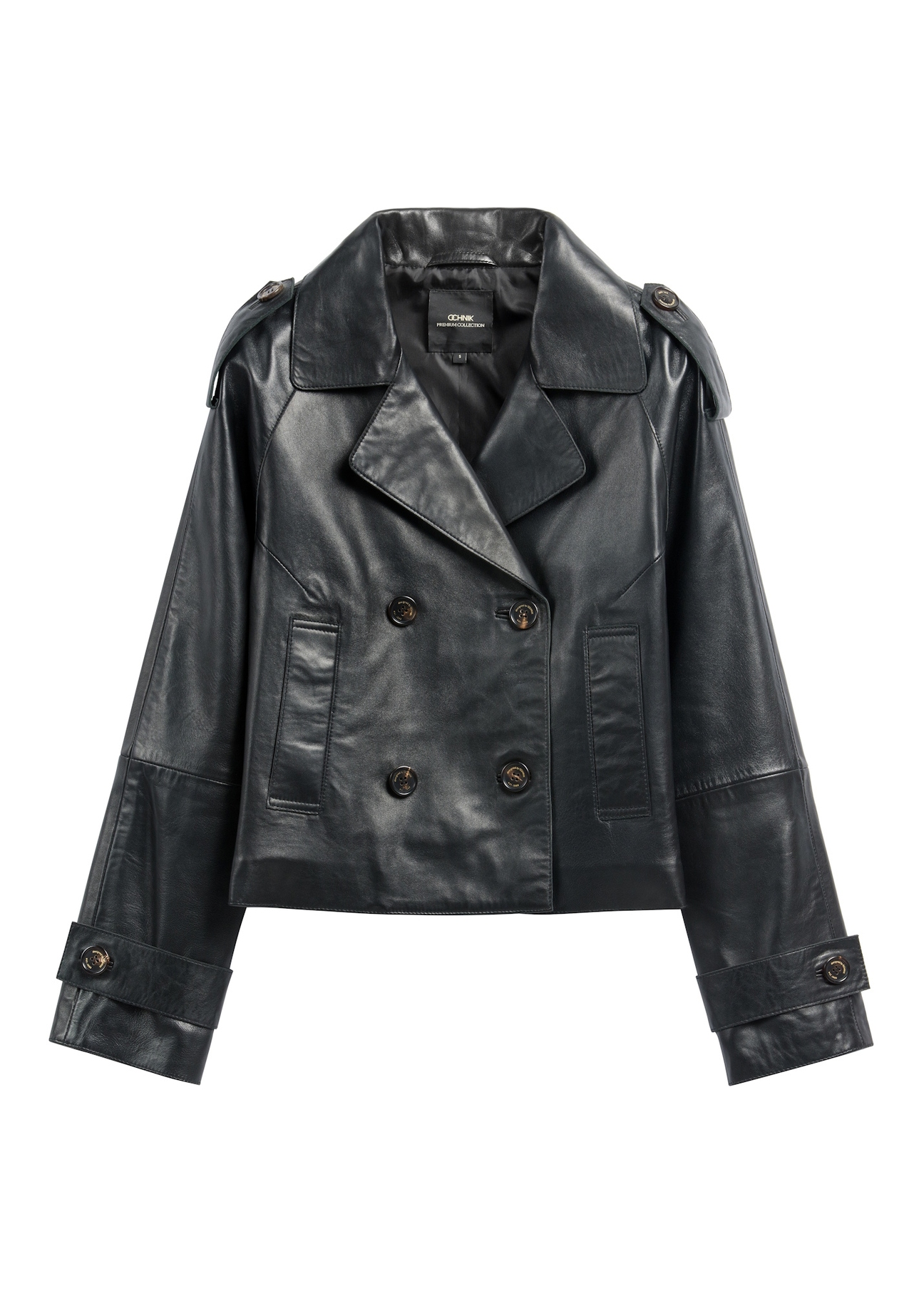 Чорна коротка жіноча шкіряна куртка оверсайз KURDS-0540-99(W26), вигляд виробу спереду на білому тлі.