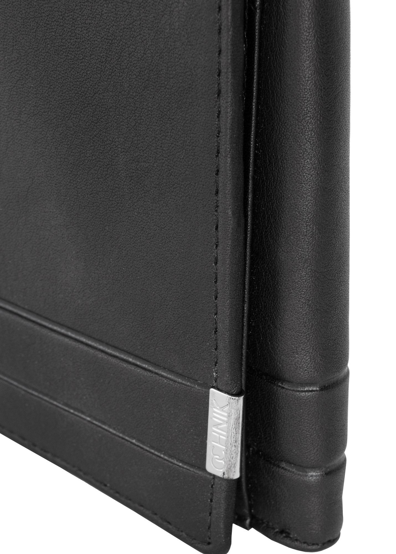 Чорний шкіряний чоловічий гаманець із застібкою-кнопкою PORMS-0549A-99(Z25), крупний план деталей виробу на білому тлі.