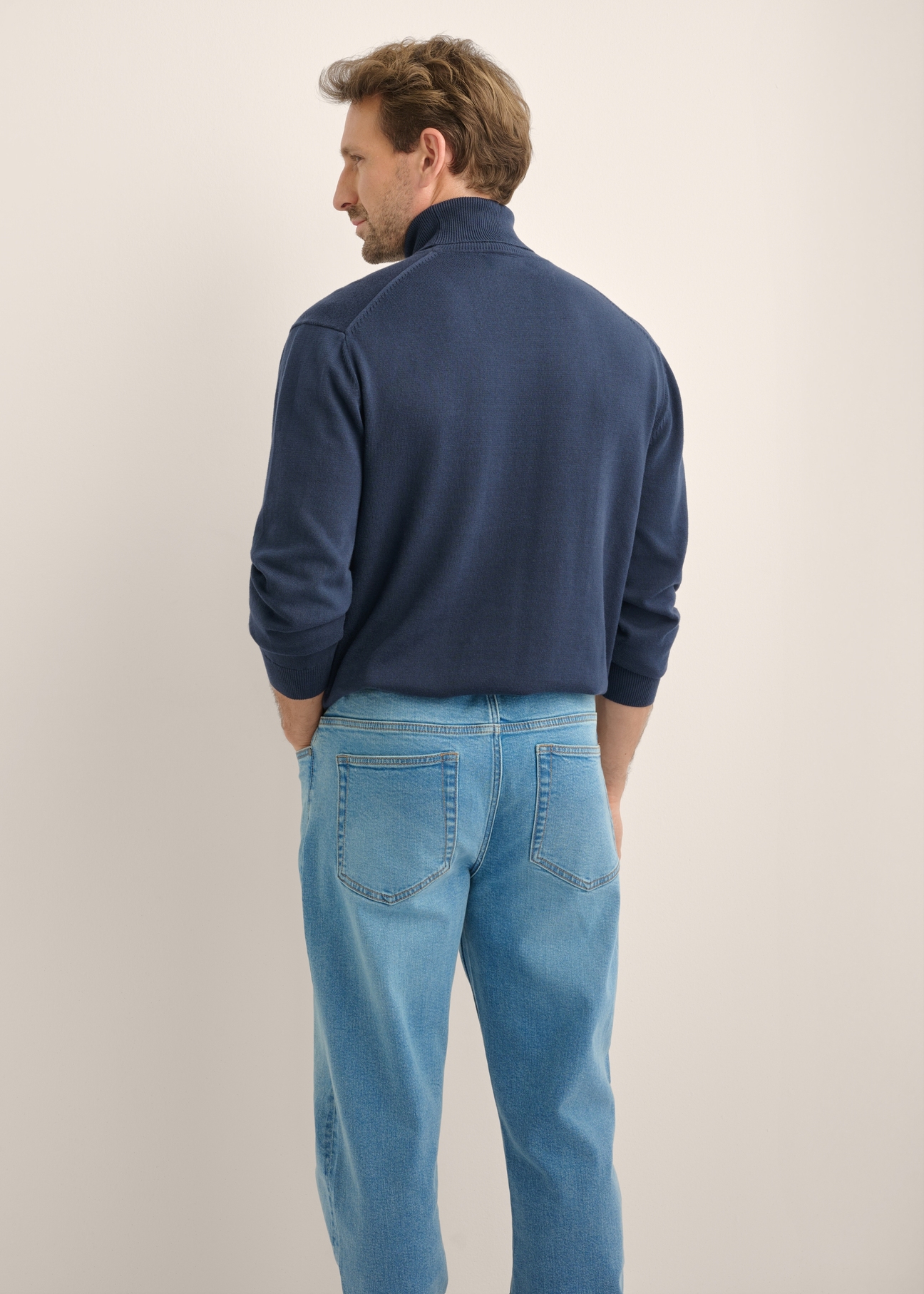 Sweter męski z golfem w kolorze granatowym SWEMT-0095B-7E(Z26)
