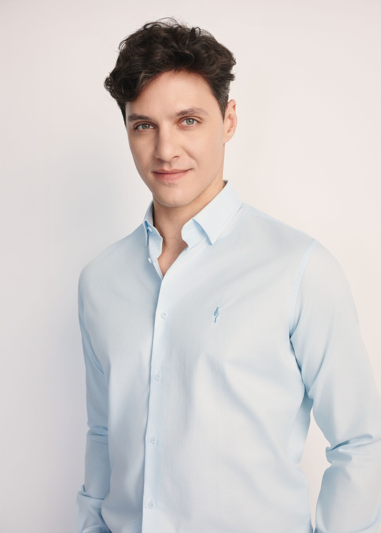 Блакитна чоловіча сорочка KOSMT-0351-7A(W26)