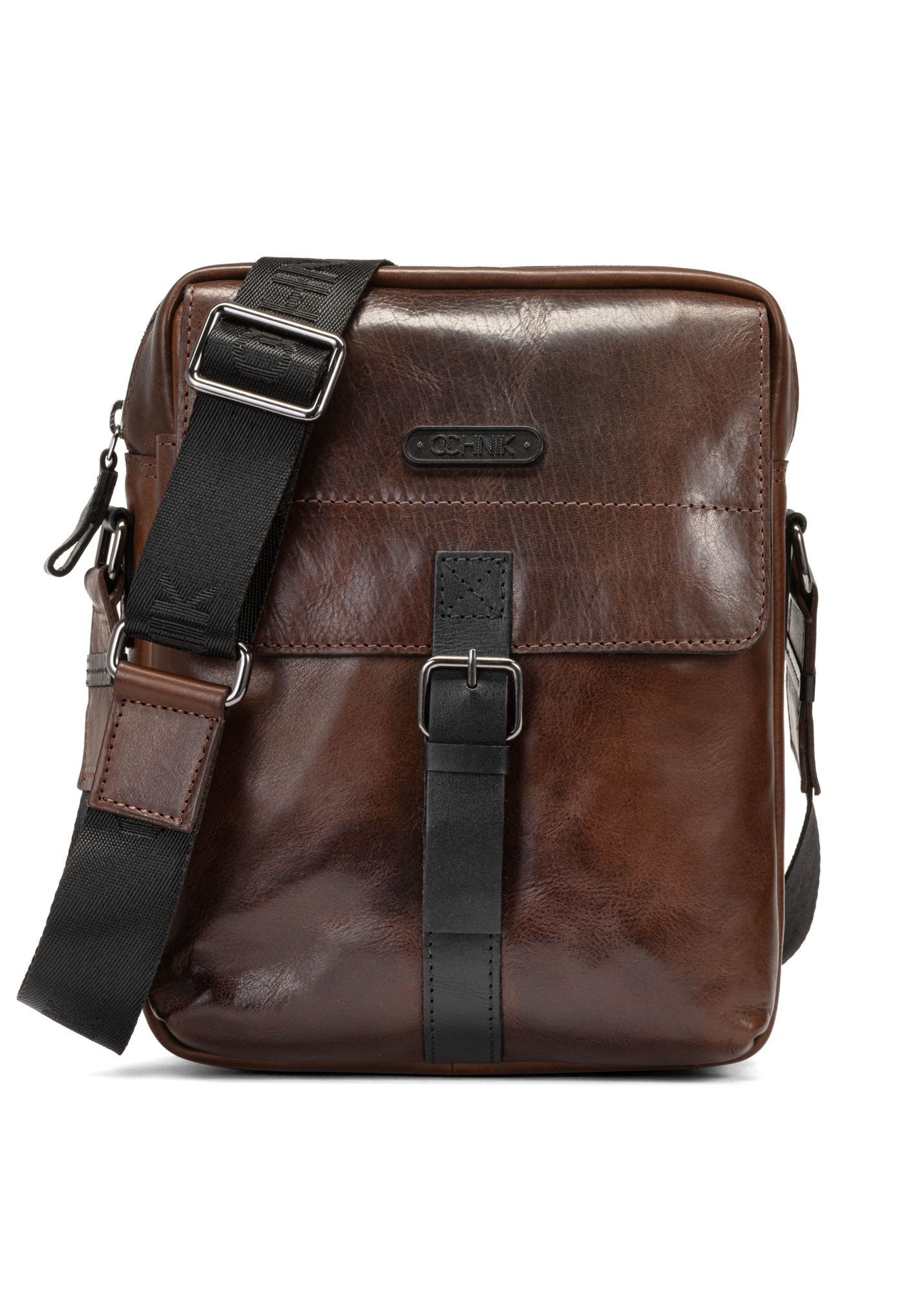 Чоловіча коричнева шкіряна сумка TORMS-0104-1H(W26), вигляд виробу спереду на білому тлі.