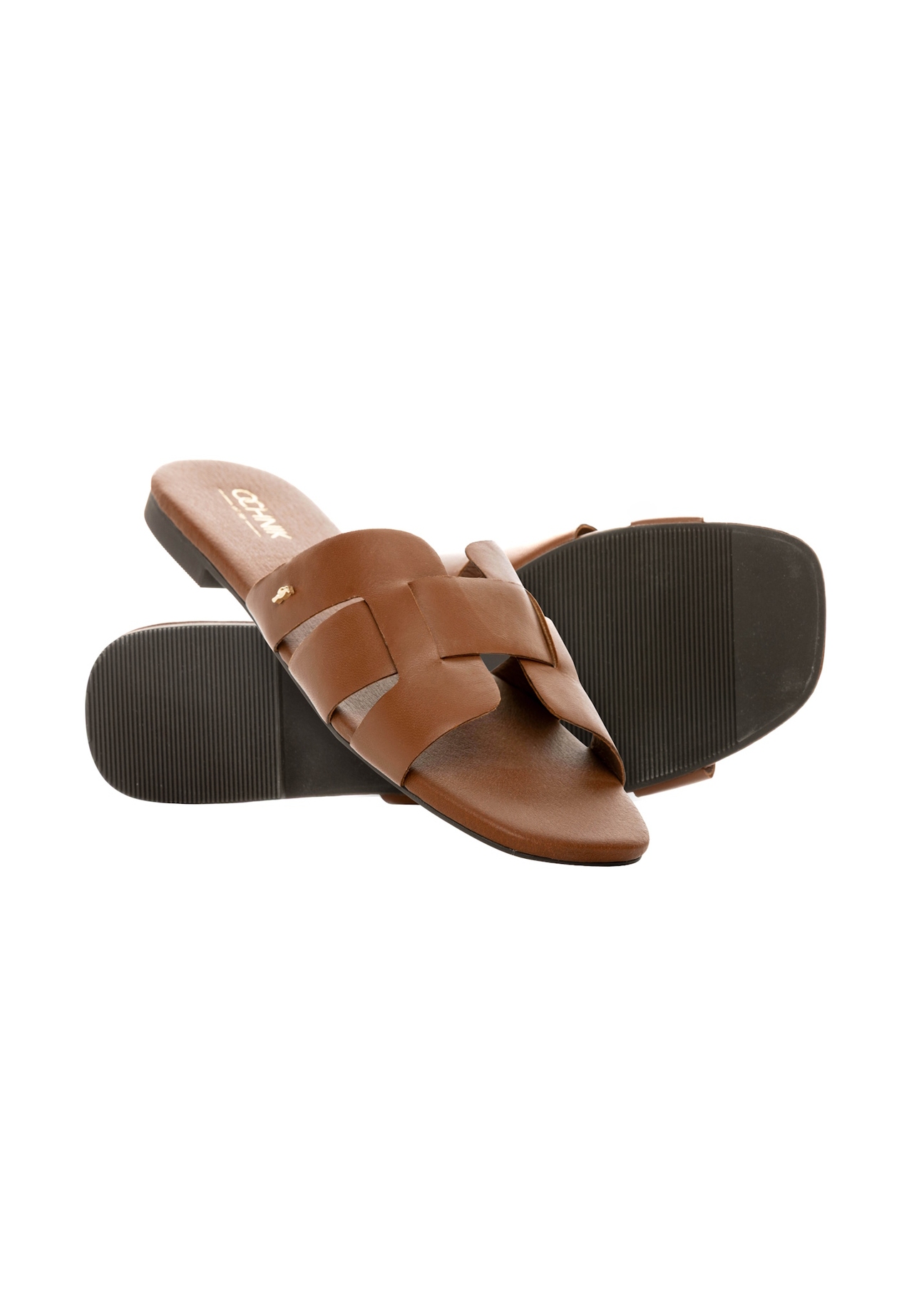 Жіночі шльопанці верблюжого кольору з тасьмою BUTYD-0904D-1D(W26), діагональний вигляд виробу на білому фоні.