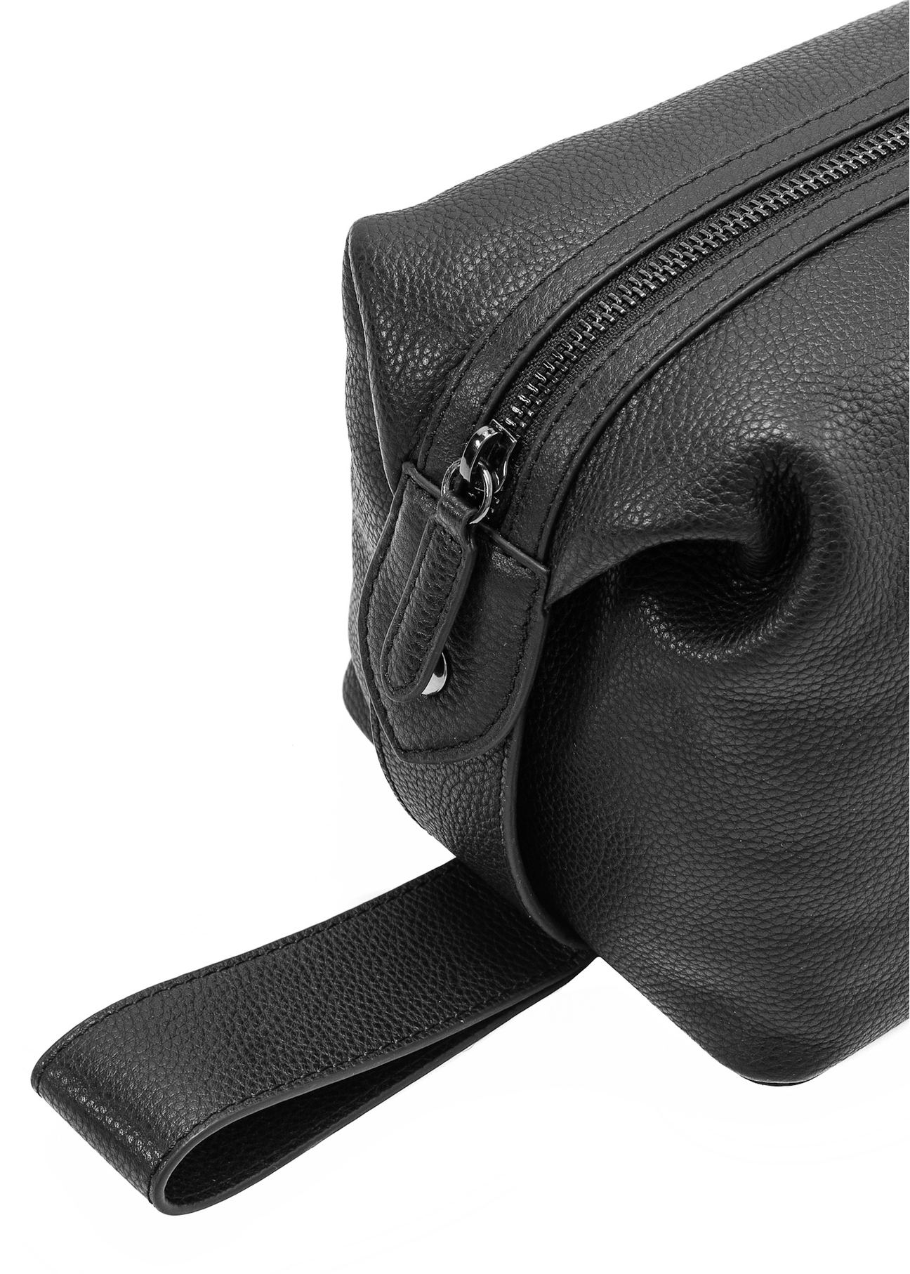 Велика чорна чоловіча косметичка TORMS-0475-99(Z25), крупний план деталі виробу на білому фоні.