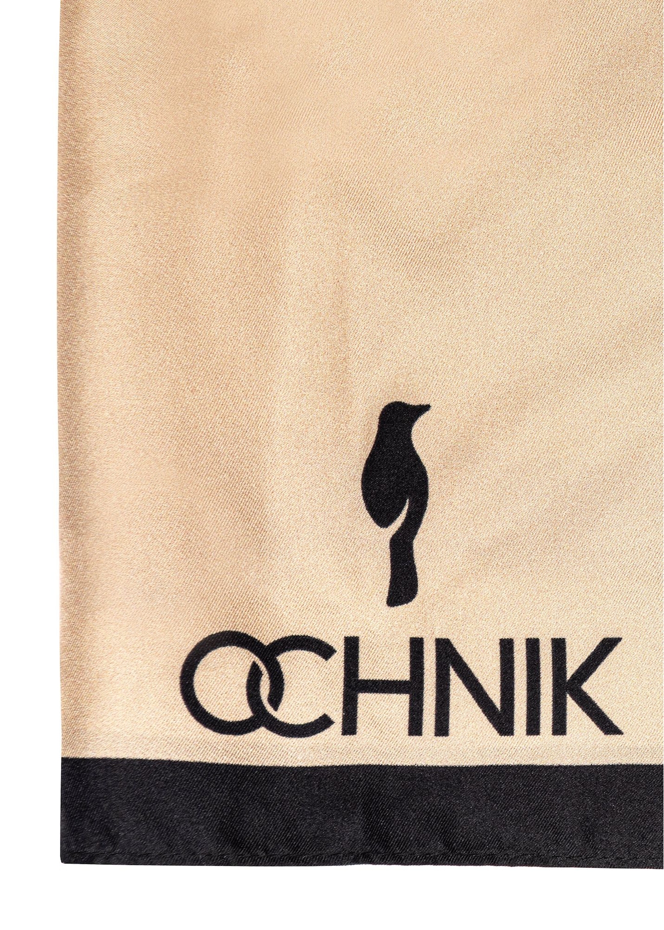 Світло-бежева жіноча шовкова хустка SZADT-0188-1B(W26), крупний план деталі виробу на білому фоні.