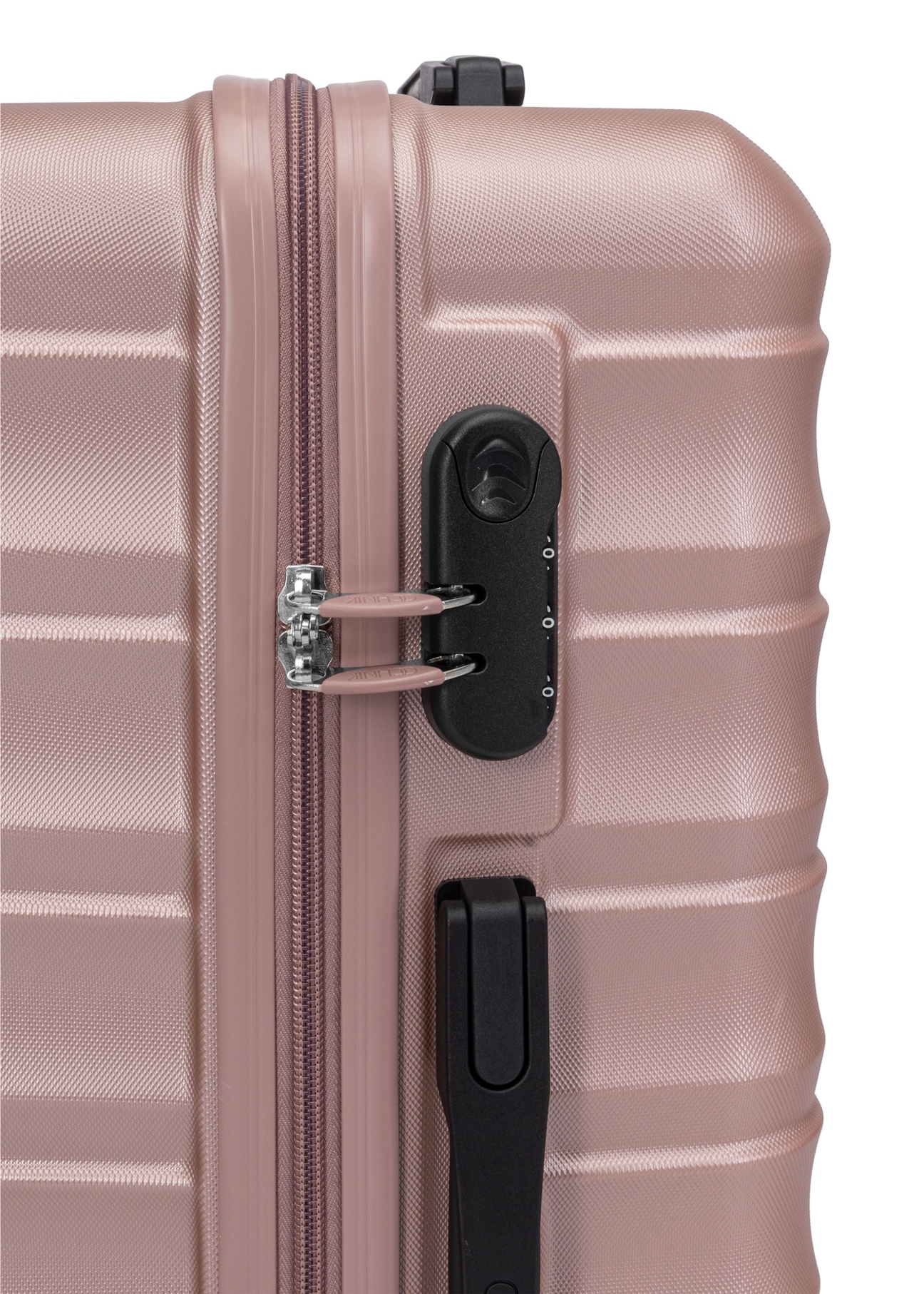 Велика валіза на колесах WALAB-0081-5X-28(W26), вигляд замка виробу на білому фоні.