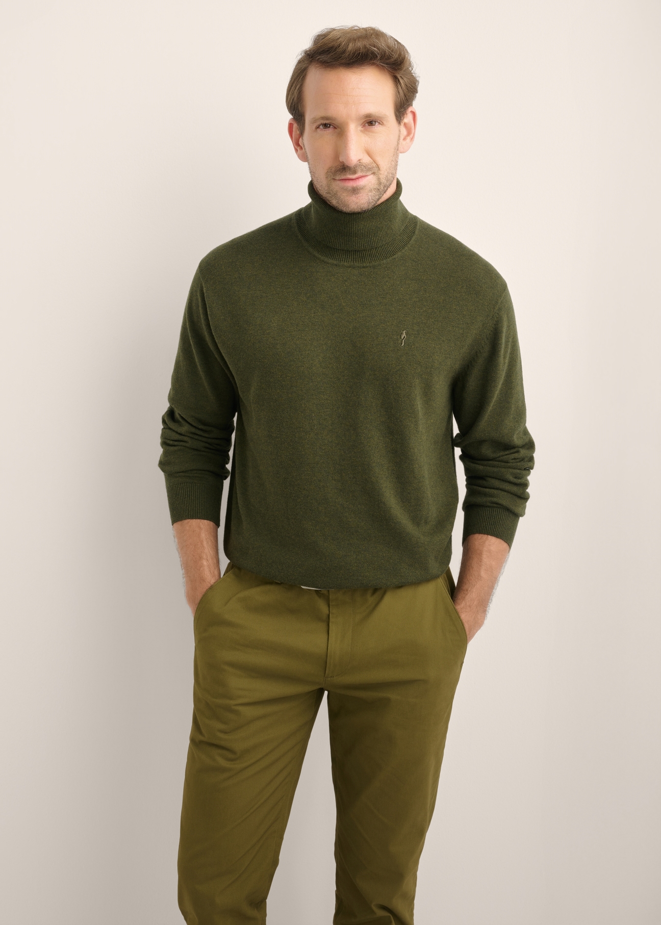Sweter męski z golfem w kolorze zielonym SWEMT-0095B-8B(Z26)