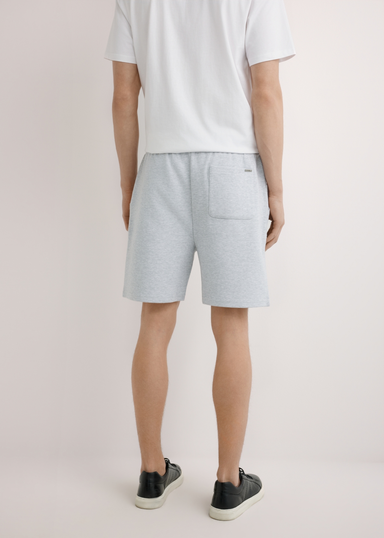 Сірі чоловічі спортивні шорти SZOMT-0035-9A(W26)