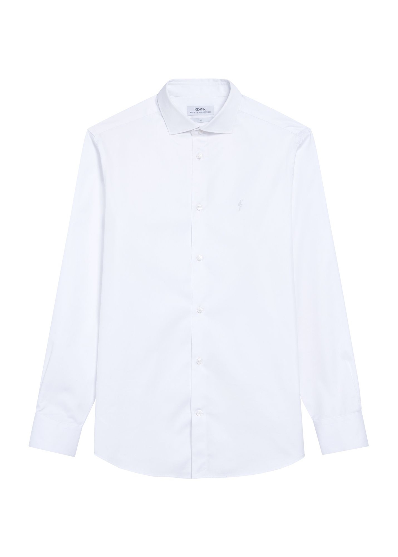 Біла чоловіча сорочка KOSMT-0352-11(Z25), вигляд виробу спереду на білому фоні.