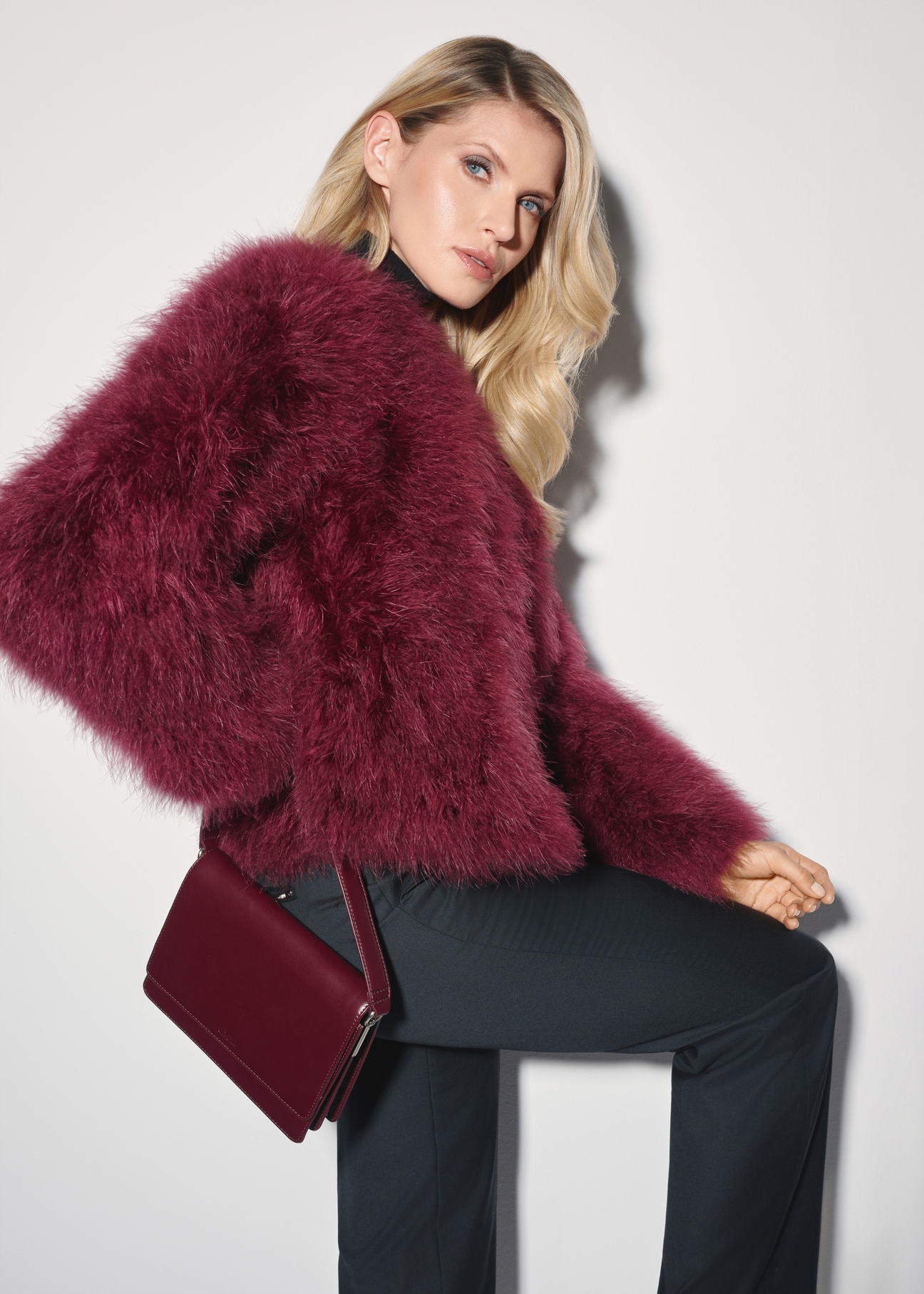 Skórzana torebka damska w kolorze bordowym TORES-1189-49(Z25)