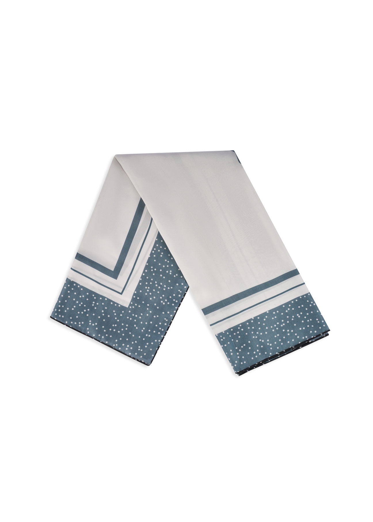 Чорний жіночий шарф з логотипом SZADT-0192-9P(W26), вигляд виробу спереду на білому тлі.