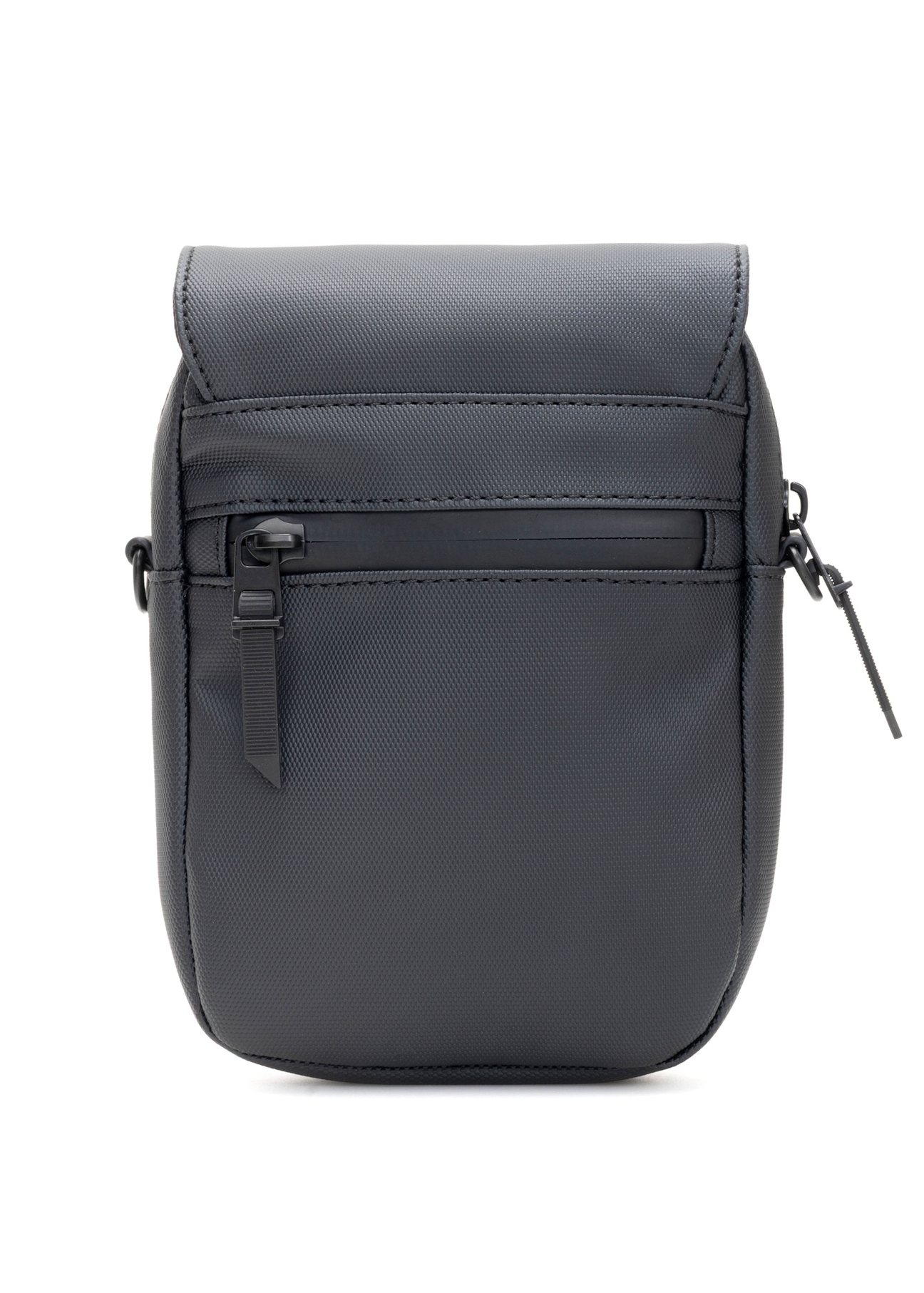 Чоловіча маленька чорна сумка-месенджер TORMN-0399-9J(W26), вигляд виробу ззаду на білому фоні.