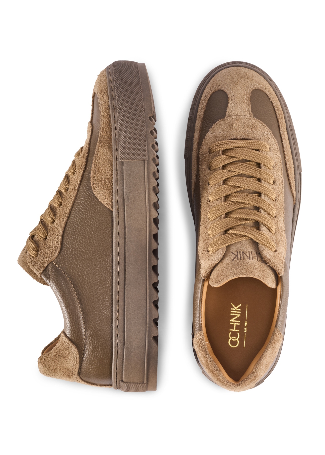 Жіночі шкіряні кросівки холодного бежевого кольору BUTYD-1260-1K(W26), вигляд виробу зверху на білому фоні.