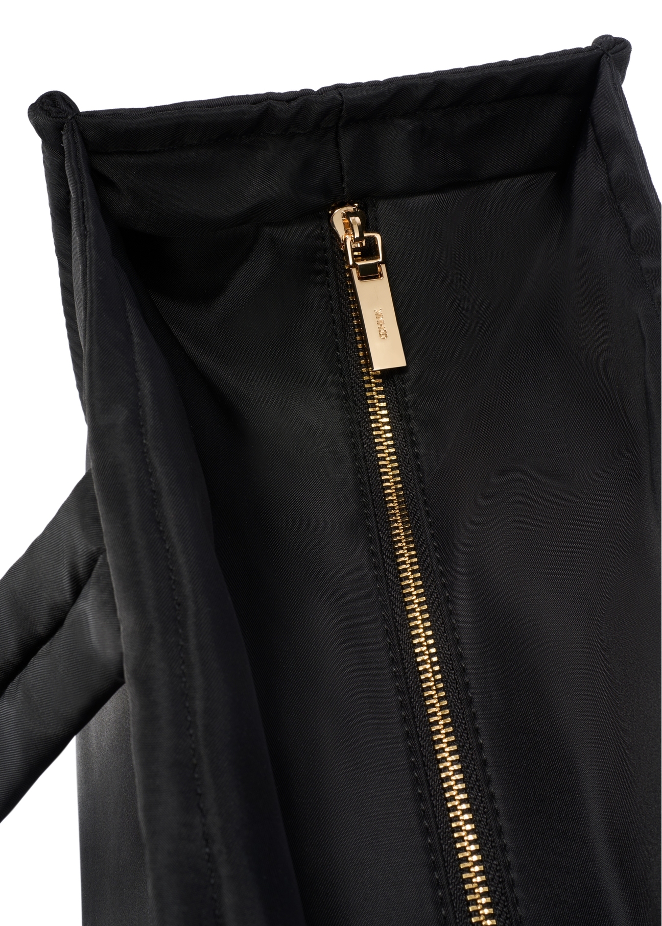 Чорна велика жіноча сумка TOREN-0343-99(W26), крупний план деталі виробу на білому фоні.