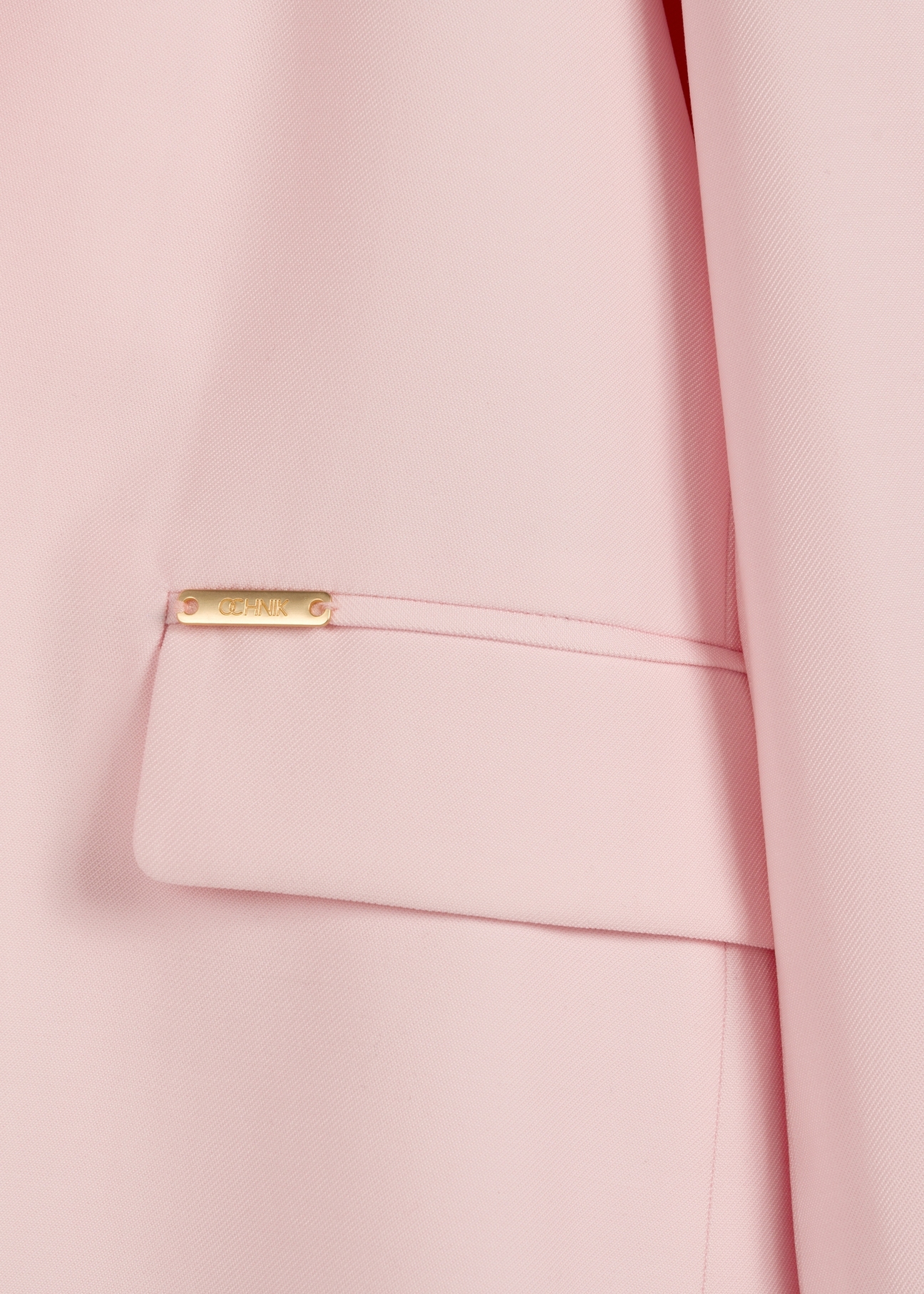 Жіноча рожева куртка ZAKDT-0031A-5A(W26), крупний план деталі виробу на білому фоні.