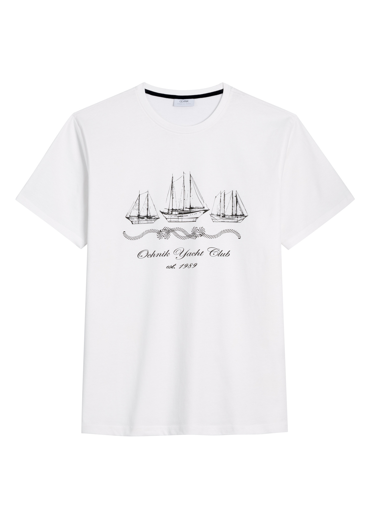 Чоловіча біла футболка з принтом TSHMT-0151-0B(W26), вигляд виробу спереду на білому фоні.