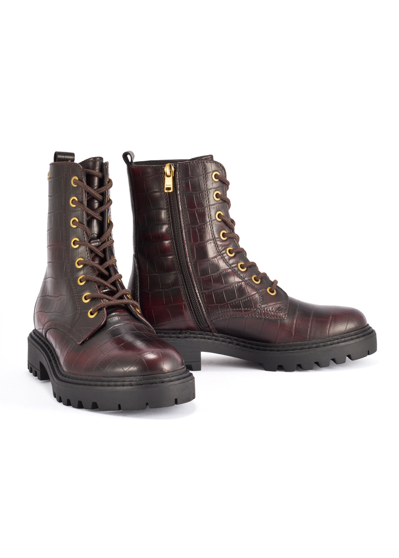 Бордові жіночі ботильйони під кроко BUTYD-1192-90(Z25), діагональний вигляд виробу на білому фоні.