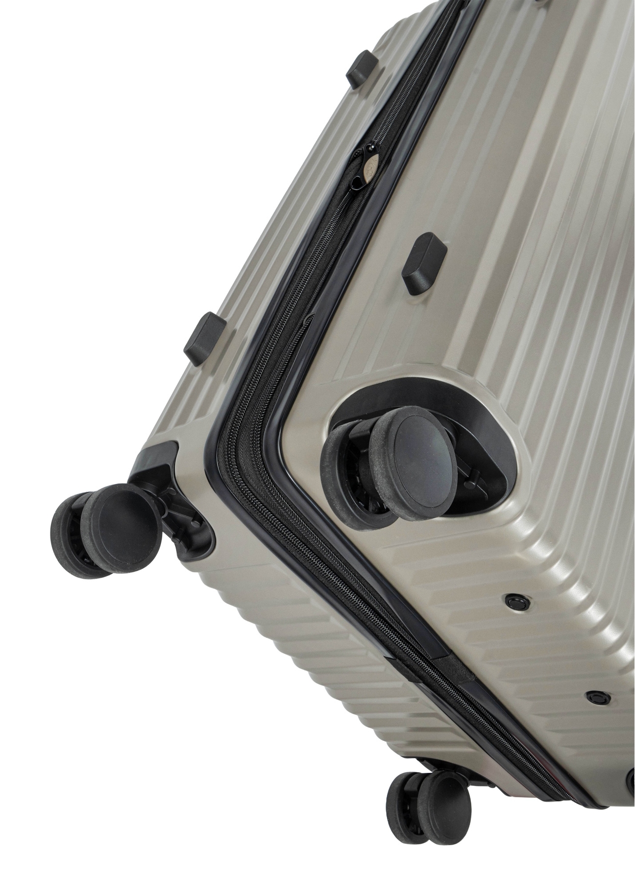 Середня валіза на колесах WALAB-0073-2X-24(W26), вигляд виробу на колесах на білому фоні.