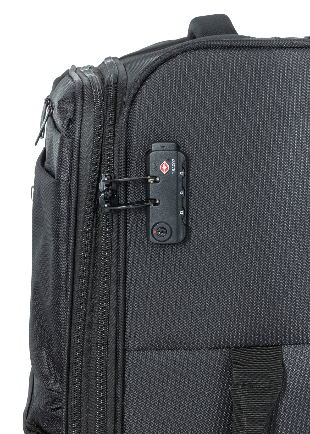 Середня валіза на колесах WALNY-0048-99-24(W26), крупний план виробу з блискавкою на білому фоні.