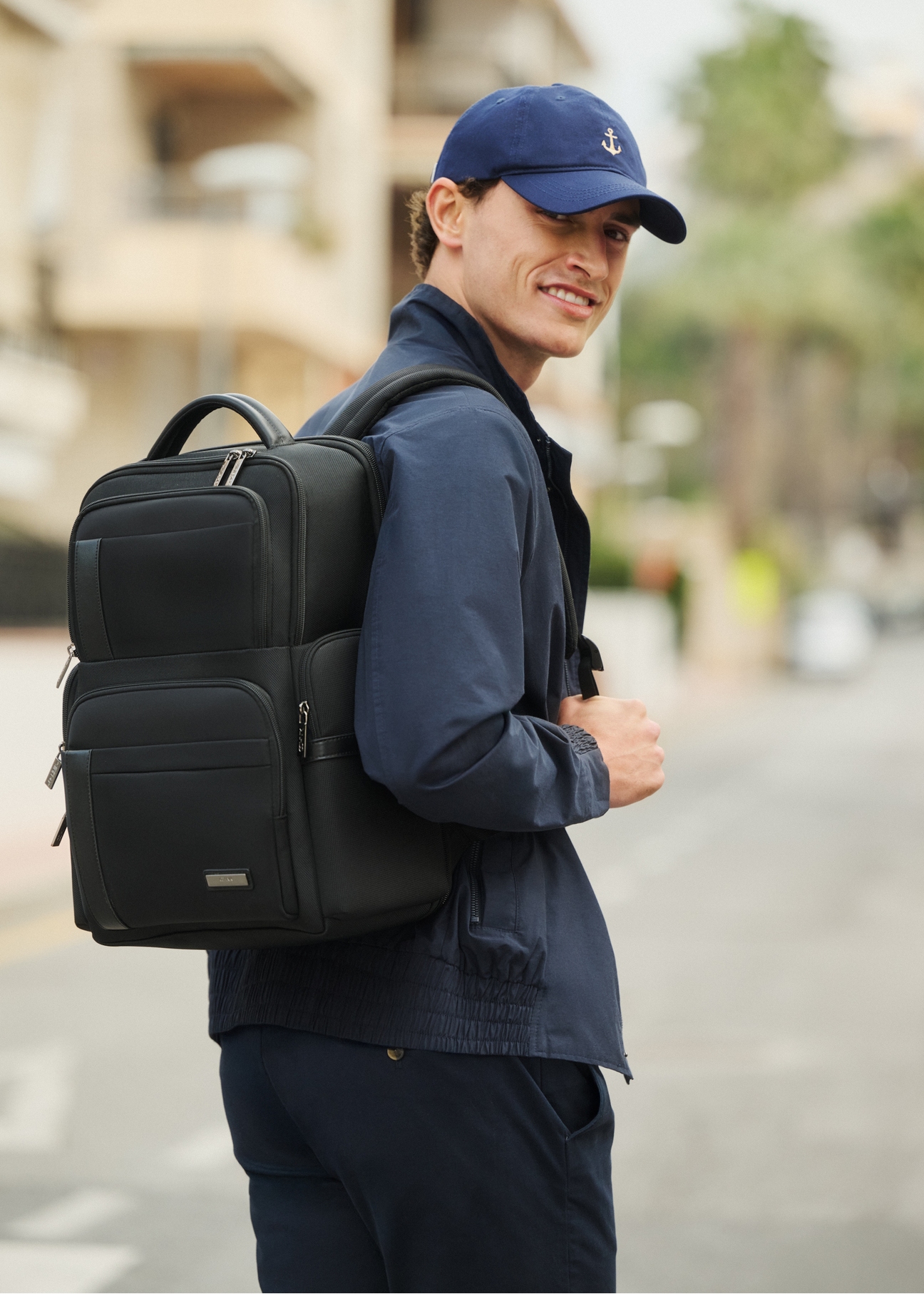 Чорний чоловічий рюкзак TORMN-0406-99(W26)