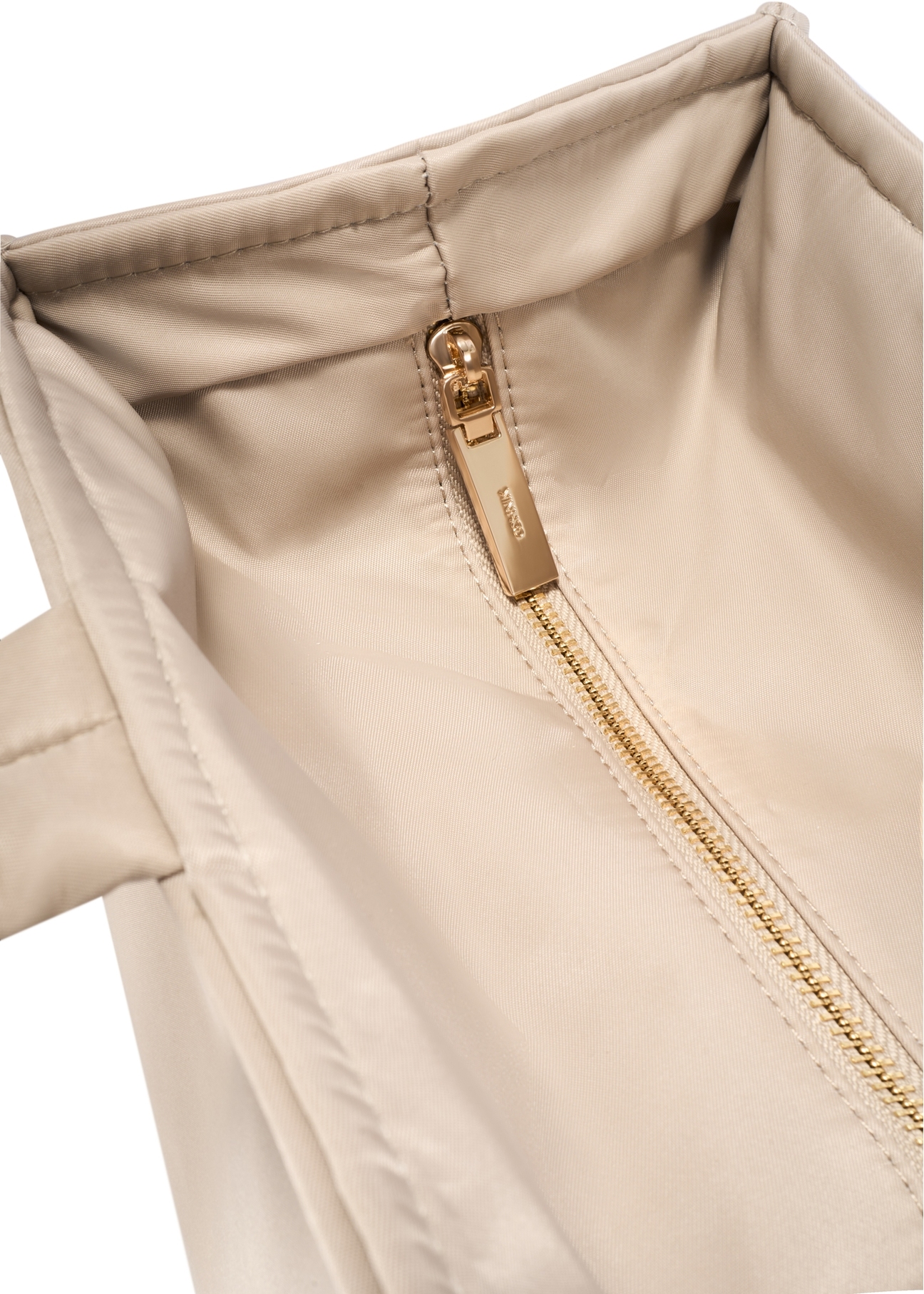 Бежева велика жіноча сумка TOREN-0343-1A(W26), крупний план деталі виробу на білому фоні.