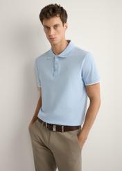 Світло-блакитна бавовняна футболка-поло POLMT-0045B-7A(W26), вигляд виробу спереду на моделі. Видно половину силуету.