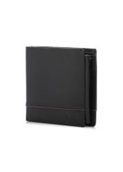 Чорний чоловічий шкіряний гаманець середнього розміру PORMS-0697-9J(W26), діагональний вигляд виробу на білому тлі.