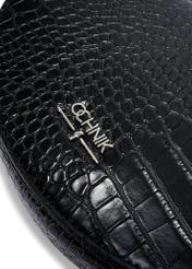 Чорна напівкругла жіноча сумка-месенджер з крокодилової шкіри TOREC-1184-9G(W26), крупний план деталі виробу на білому фоні.