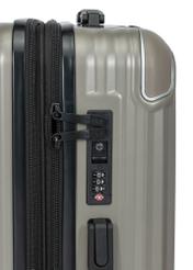 Комплект жорстких валіз на колесах 19"/24"/28" WALAB-0073-2X(W26), вигляд замка виробу на білому фоні.