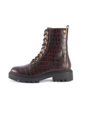 Бордові жіночі чоботи з крокоподібної шкіри BUTYD-1192-90(Z25), вигляд виробу збоку на білому фоні.