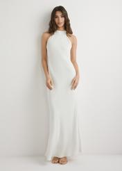 Екрю-віскозна сукня SUKDT-0264-0B(W26), вигляд виробу спереду на моделі. Видно повний силует.