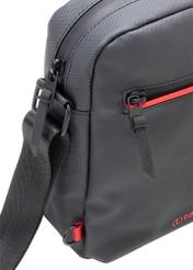 Чорна чоловіча сумка TORMN-0400-9J(W26), крупний план деталі виробу на білому фоні.