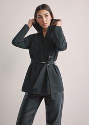 Жіноча двостороння перехідна куртка KURDT-0655-9J(W26), вигляд виробу спереду на моделі. Видно половину силуету.