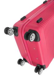 Середня валіза на колесах WALAB-0040-5E-24(W26), крупний план колеса виробу на білому фоні.