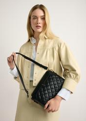 Czarna pikowana torebka damska TOREC-1116-99(W26)