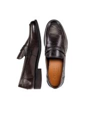 Чоловічі коричневі шкіряні мокасини BUTYM-0482-1I(W26), вигляд виробу зверху на білому тлі.