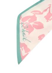 Кремова жіноча хустка з квітковим принтом SZADT-0187-5P(W26), крупний план деталі виробу на білому фоні.