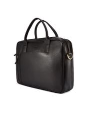 Коричнева чоловіча шкіряна сумка TORMS-0504-1I(W26), діагональний вигляд виробу на білому тлі.