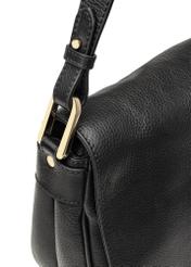 Жіноча чорна шкіряна сумка-месенджер TORES-1253-99(W26), крупний план деталі виробу на білому фоні.